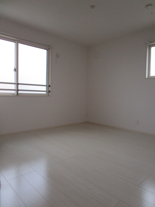 その他部屋・スペース　落ち着いて過ごせるお部屋なので、寝室にいかがでしょうか