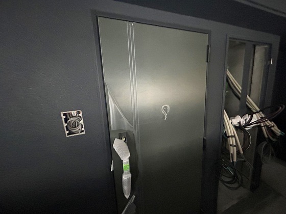 玄関　※別号室の写真となります