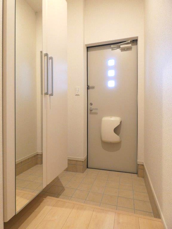 玄関　図面と現状に相違がある場合には現状を優先