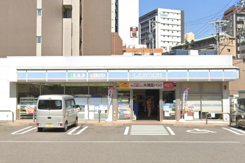 コンビニ　ローソン 東区泉三丁目店（コンビニ）まで183m