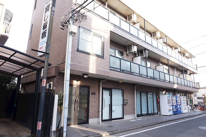 建物外観　浦和駅徒歩１０分（８００ｍ）
