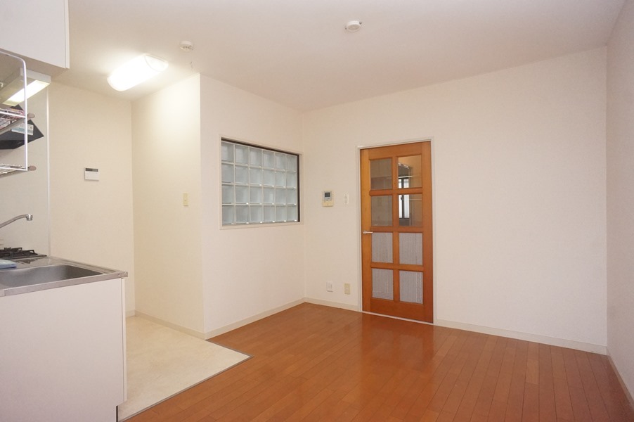 ドラックストア　クリエイトエス・ディー栄小菅ヶ谷店（ドラッグストア）まで213m