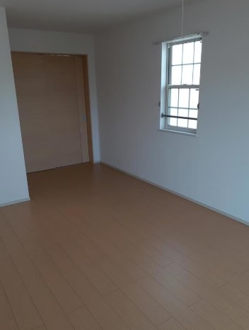 居室・リビング　※同物件・別部屋になります。