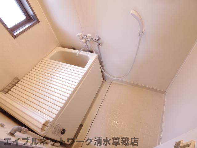 バス・シャワールーム　落ち着いた空間のお風呂です