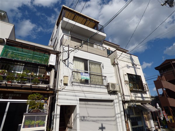 神戸市中央区旗塚通のマンションの建物外観