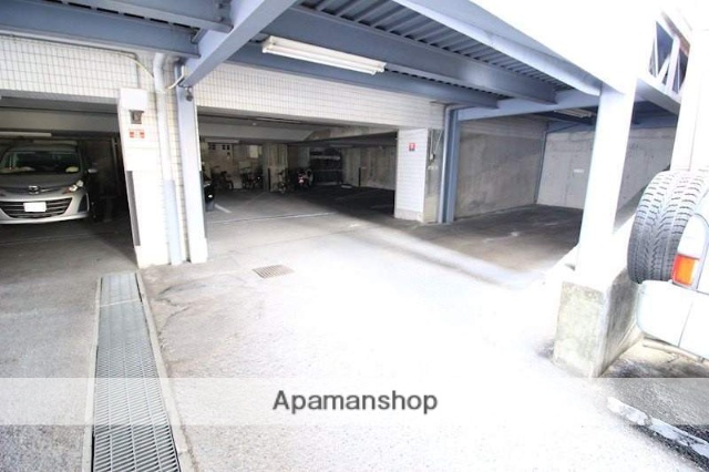 駐車場　エントランス