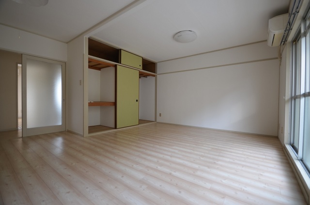 居室・リビング　別号室の写真