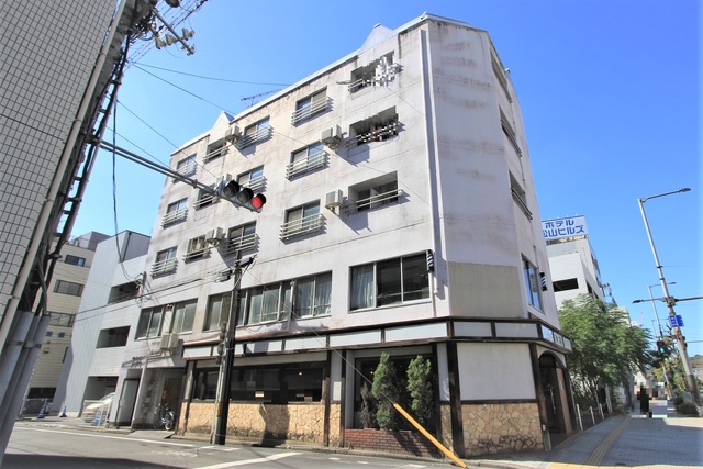 松山市大手町のマンションの建物外観