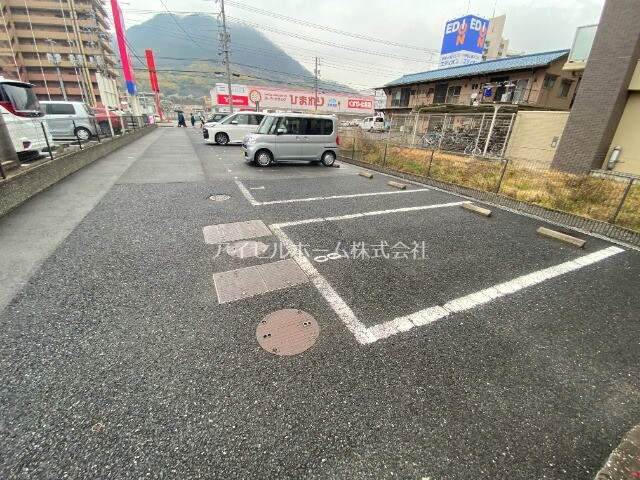 【呉市広駅前のマンションの駐車場】