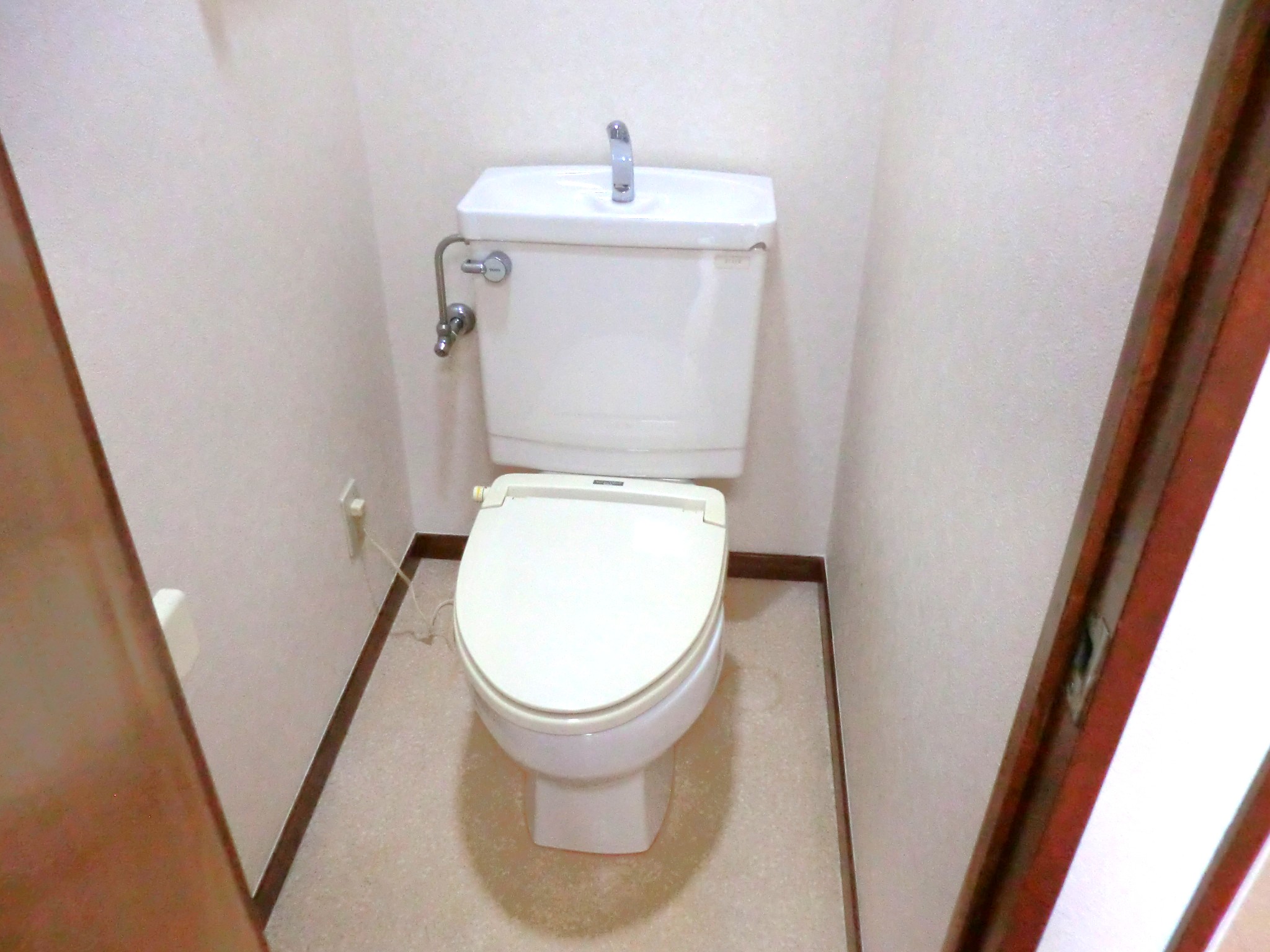 西新宿5マンションのトイレ写真