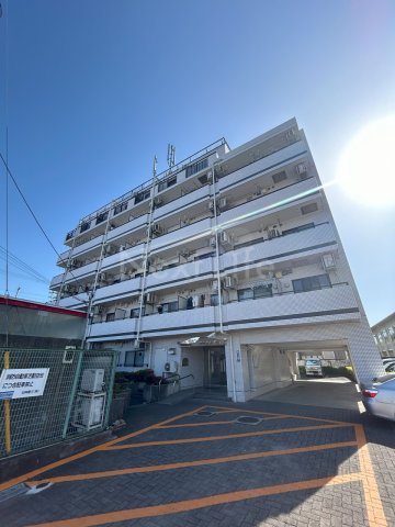 【大和市西鶴間のマンションの建物外観】