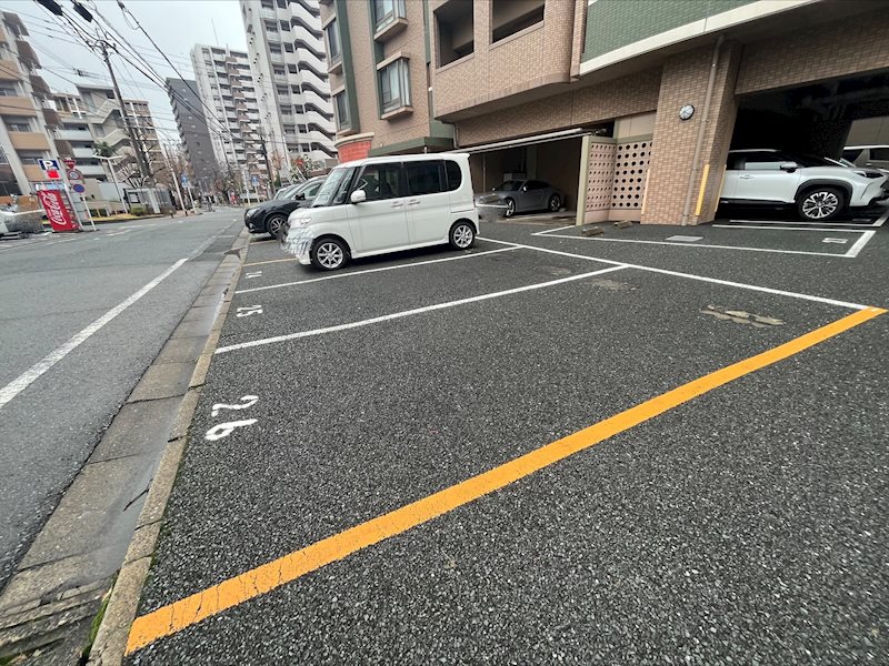 【北九州市小倉北区片野のマンションの駐車場】