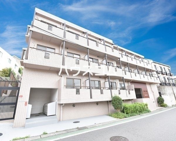 川崎市麻生区高石のマンションの建物外観