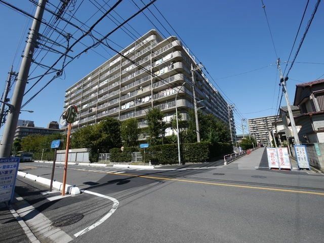 戸田市喜沢南のマンションの建物外観