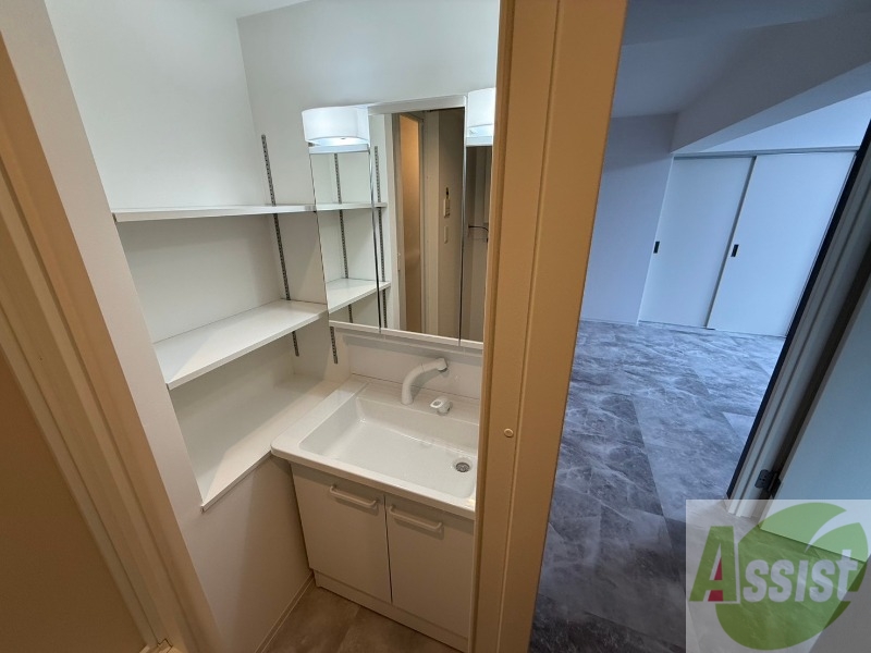 洗面設備　シャンプードレッサーで身支度もラクラクです！