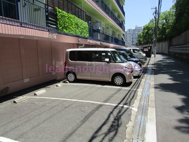 【桜宮ハイツの駐車場】