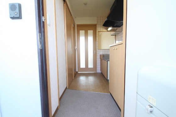 玄関　※別部屋の写真です