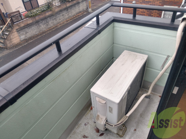 バルコニー　大通りに面していないので、車の騒音も心配ないですね。