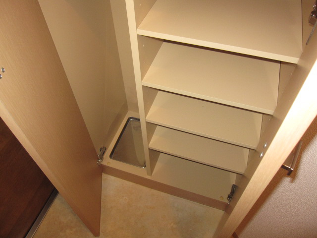 収納　シューズボックス