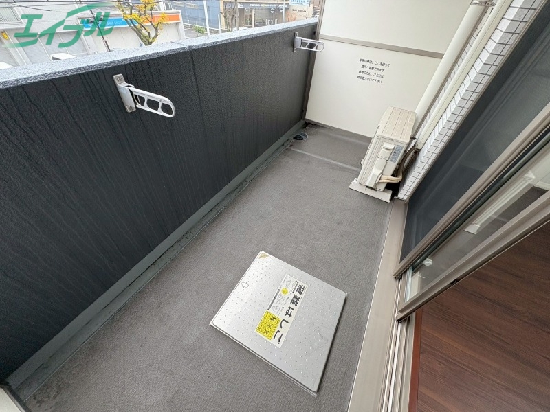 バルコニー　同物件別室写真