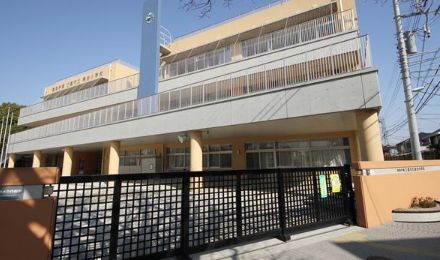 小学校　三鷹市立東台小学校（小学校）まで565m