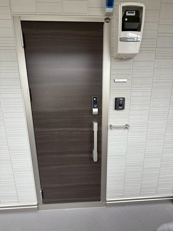 玄関　※同シリーズ同間取り参考写真