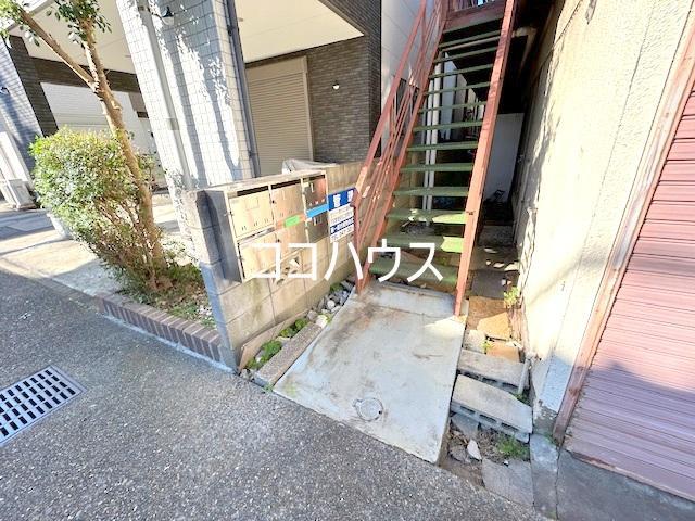 エントランス　自転車は置けません。