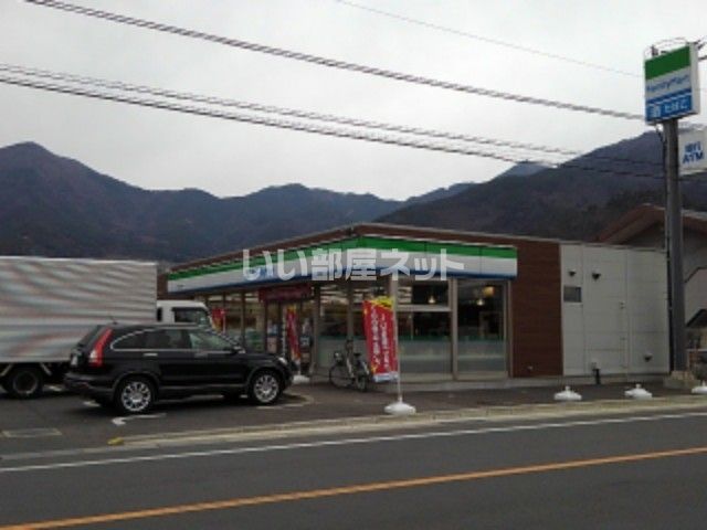 コンビニ　ファミリーマート 千曲上山田店（コンビニ）まで1187m