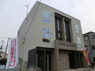 建物外観　シャン・ド・フルールIII番館