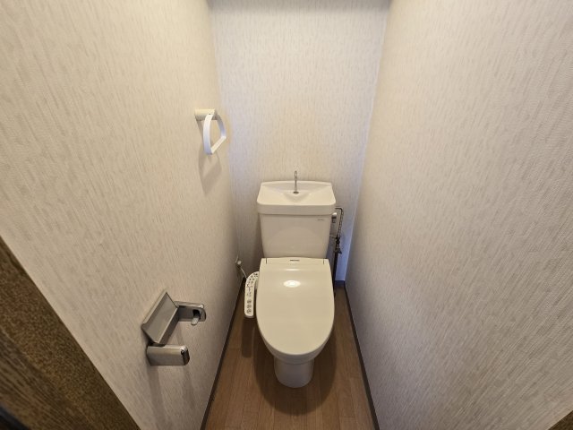 トイレ　ドミール新栄