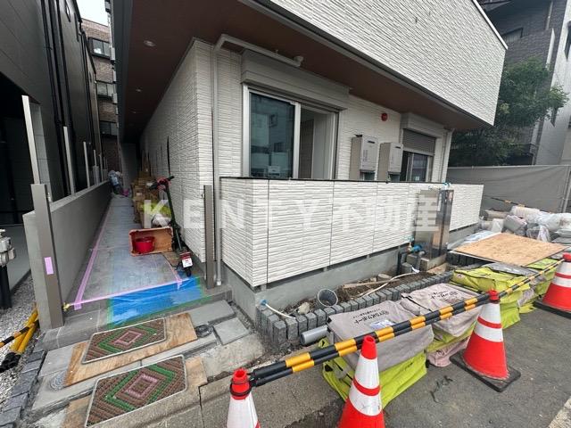 エントランス　落ち着いたエントランスです