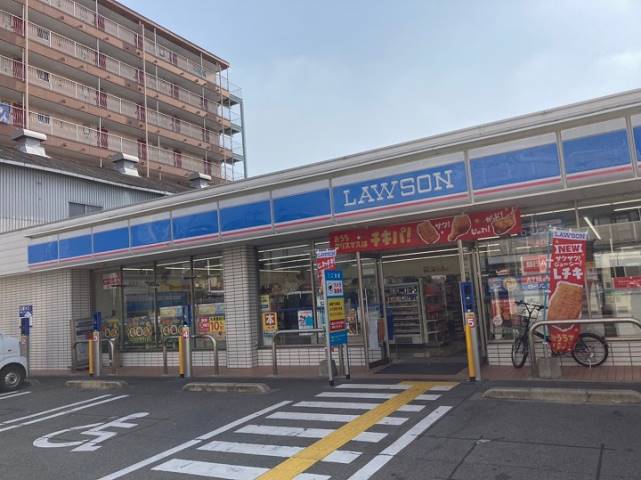 コンビニ　ローソン（コンビニ）まで784m