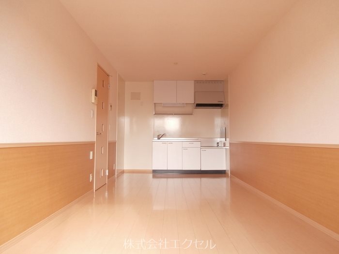 居室・リビング　明るいリビングです。