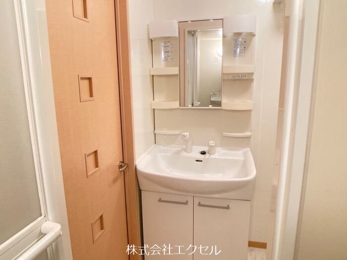 洗面設備　独立洗面台です。