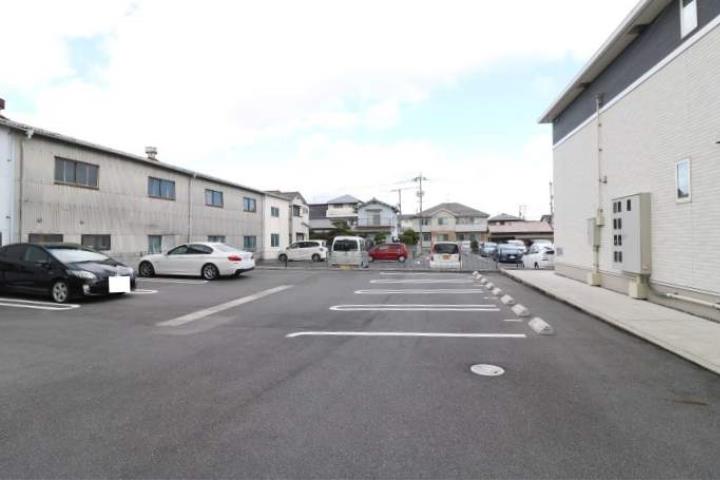駐車場　駐車場