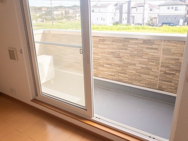 バルコニー　お洗濯にも便利なバルコニー付き