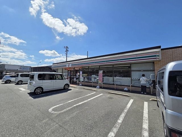 コンビニ　セブンイレブン（コンビニ）まで250m