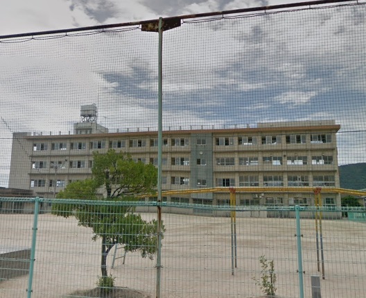 小学校　川口東小学校（小学校）まで692m