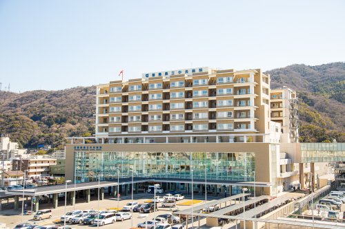 病院　徳島県立中央病院（病院）まで748m