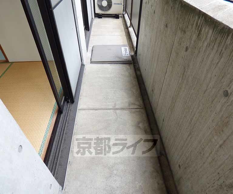 バルコニー　大き目のバルコニーです。