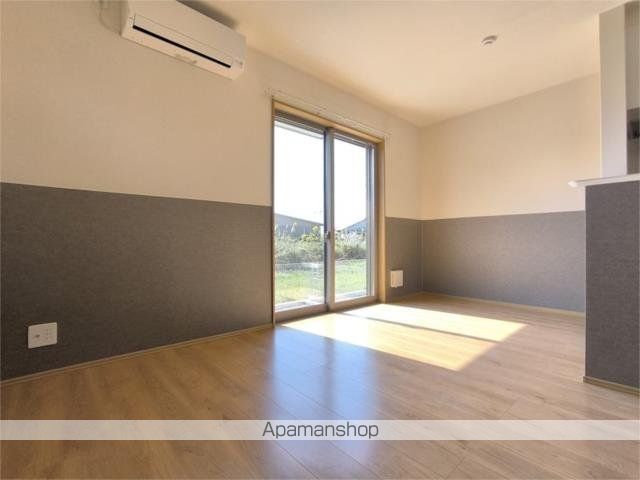 CrossHeighes_内装_0