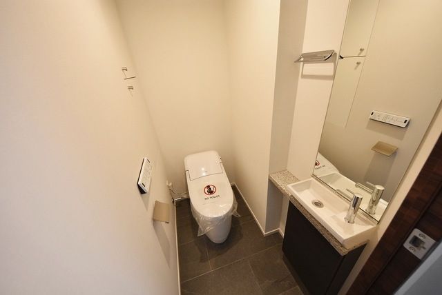 トイレ　写真は同タイプ住居です