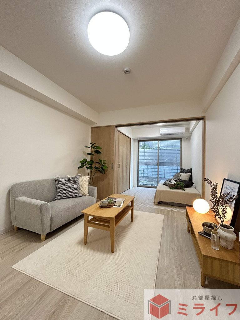 居室・リビング　モデルルーム使用（家具家電は設置されません）