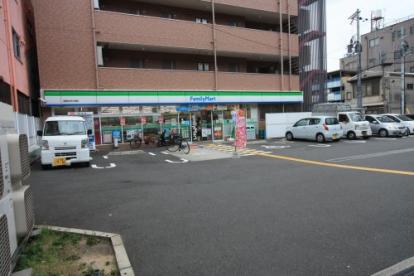 コンビニ　ファミリーマート 緑橋中央大通店（コンビニ）まで648m