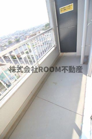 バルコニー　暖かな日差しのふりそそぐバルコニー