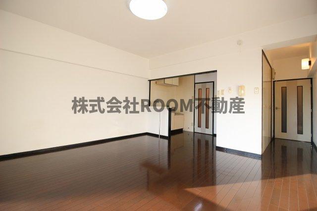 居室・リビング　明るい洋室です