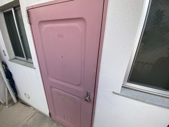 玄関　※別部屋の写真です。