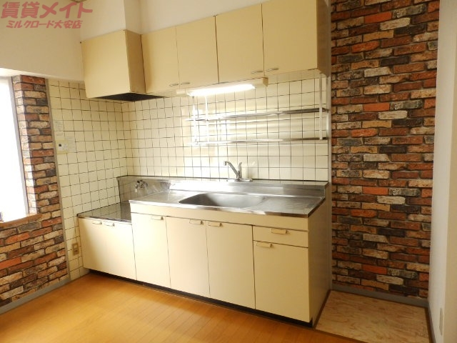 キッチン　同型参考写真