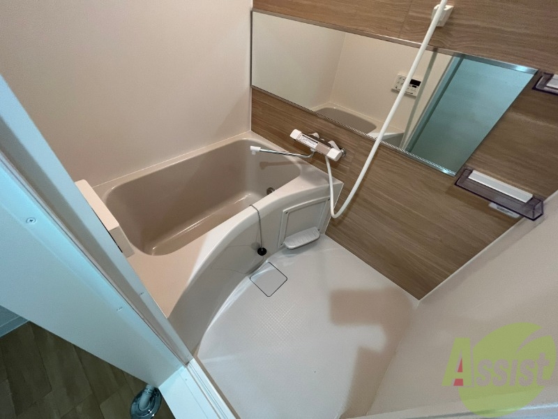 バス・シャワールーム　お風呂になります。一日の疲れを癒してくださいね。