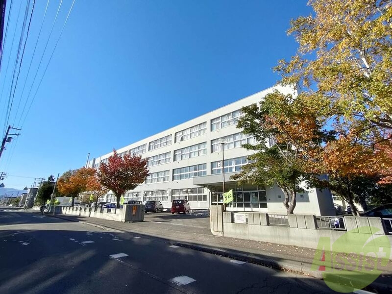 小学校　札幌市立元町北小学校（小学校）まで586m